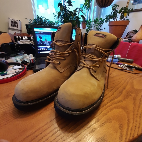 Man's shoos - Picture 5 of 8